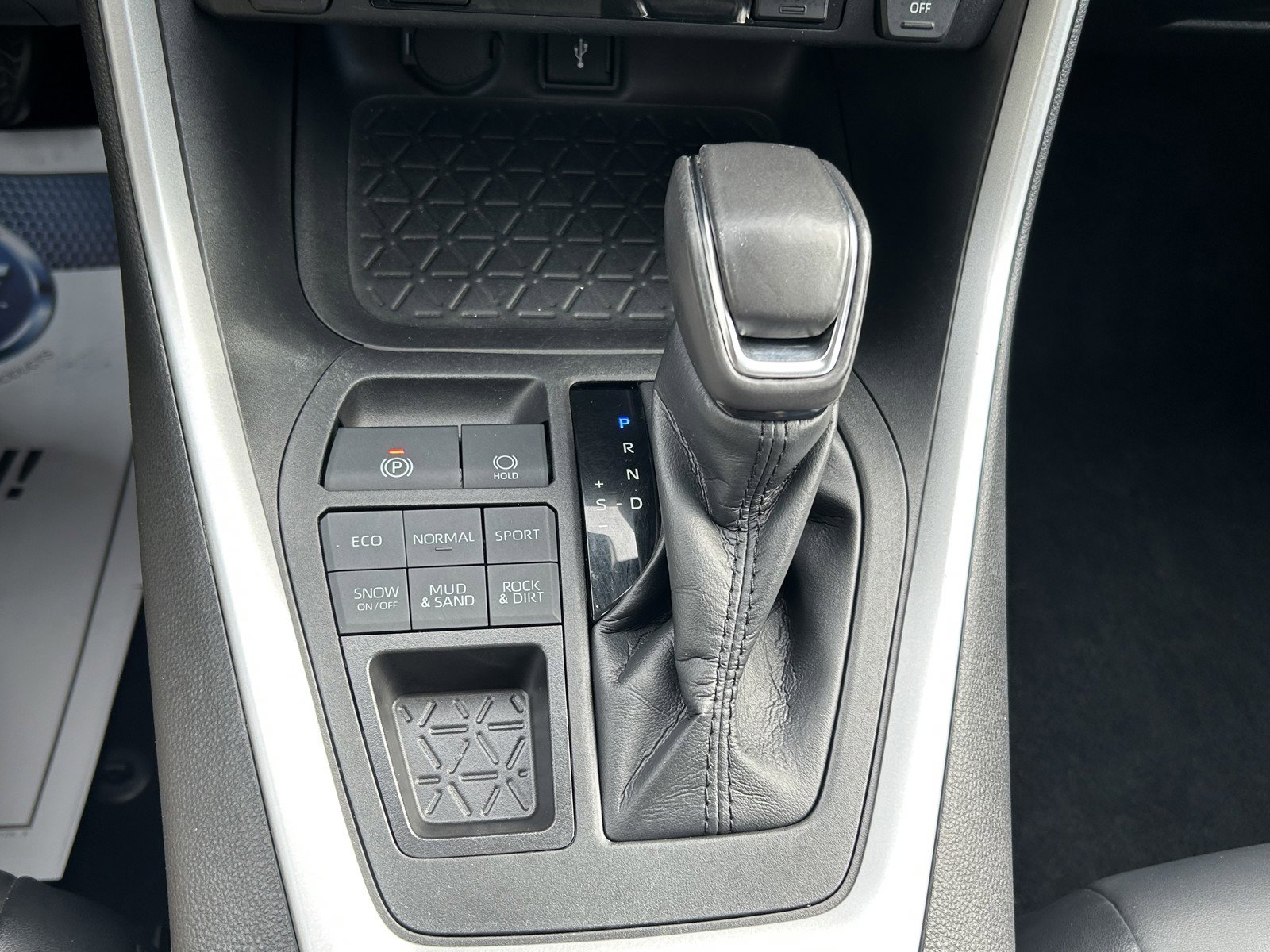 2022 Toyota RAV4 XLE Premium photo 33