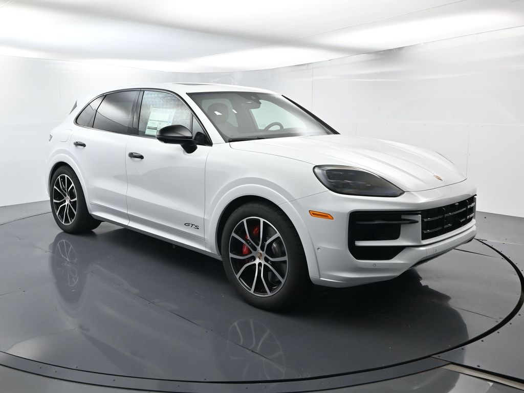 2026 Porsche Cayenne GTS photo 13