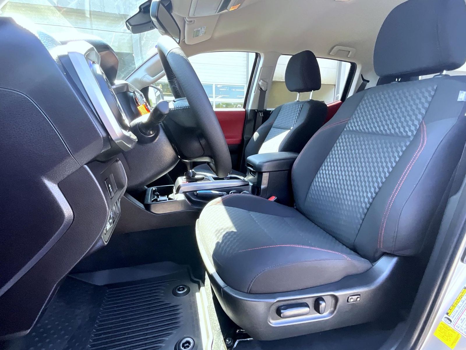 2023 Toyota Tacoma SR5 photo 10
