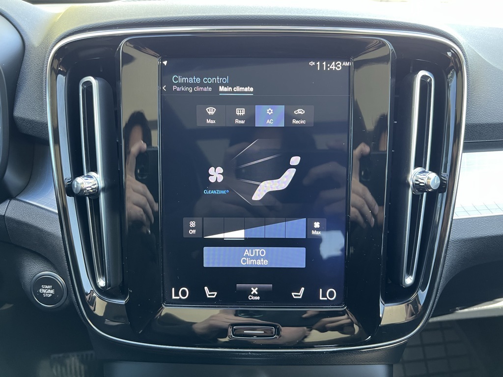 2019 Volvo XC40 T5 Momentum photo 22