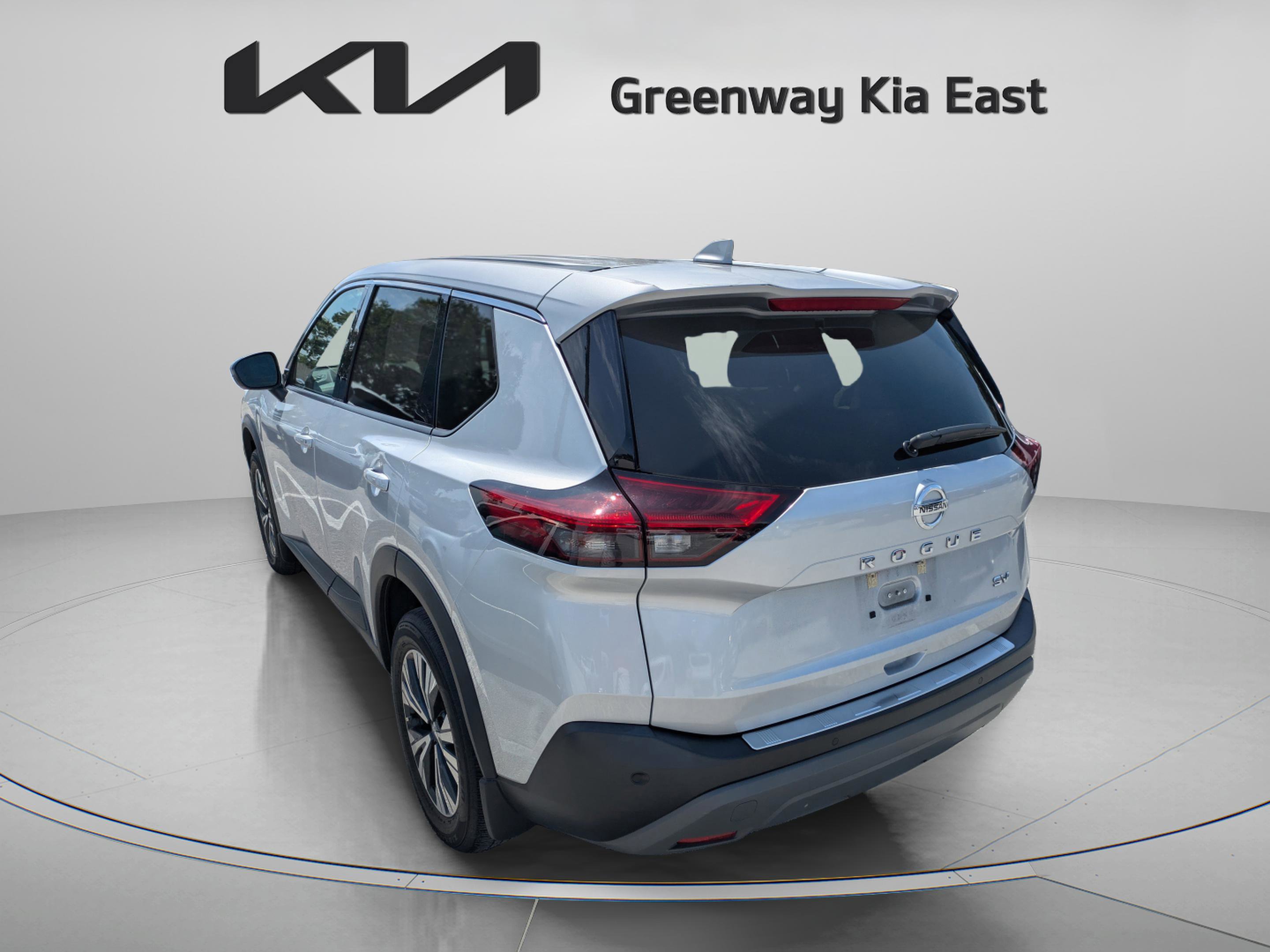 2021 Nissan Rogue SV photo 4