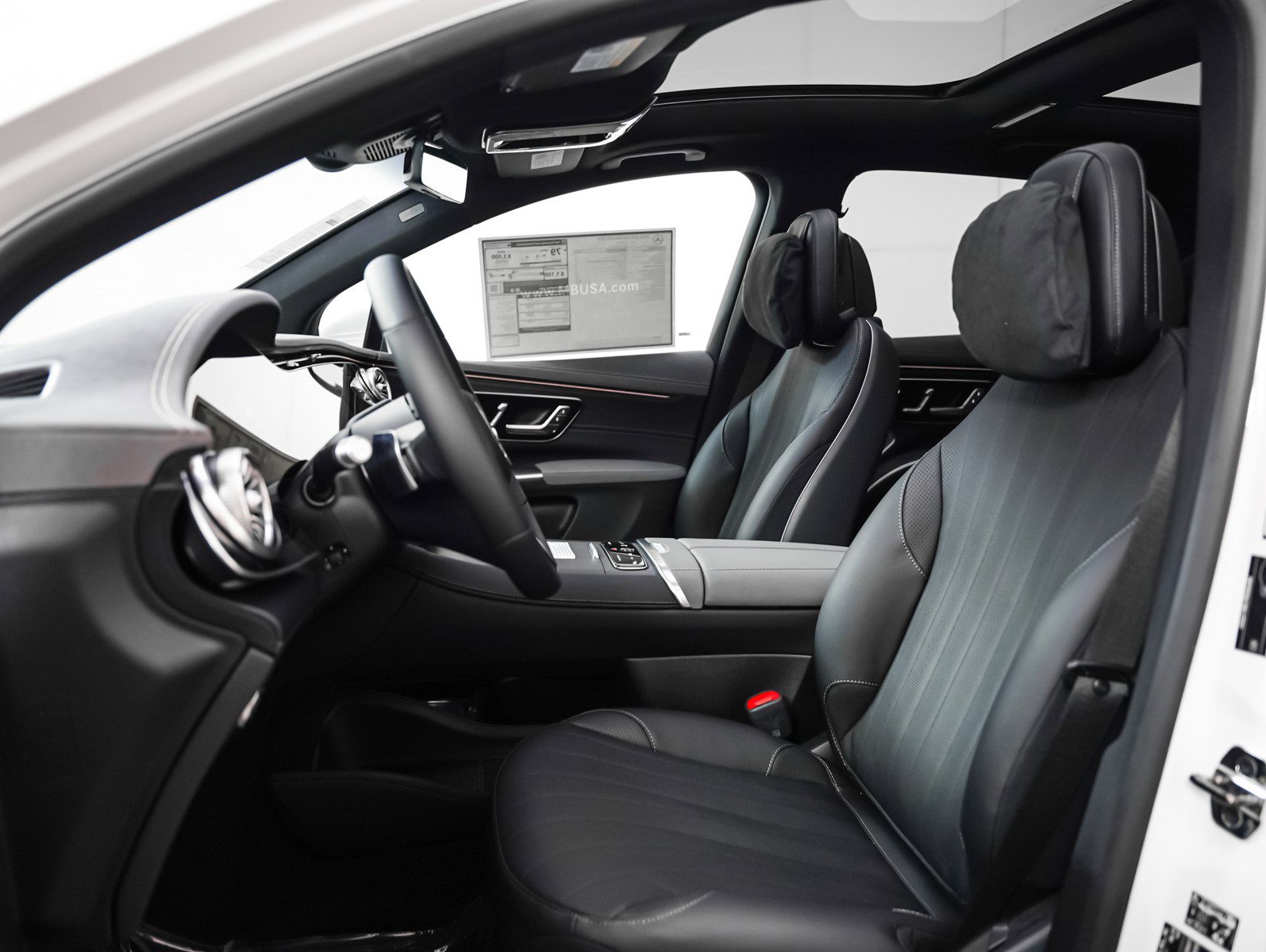 2026 Mercedes Benz EQS SUV 450 4MATIC photo 4