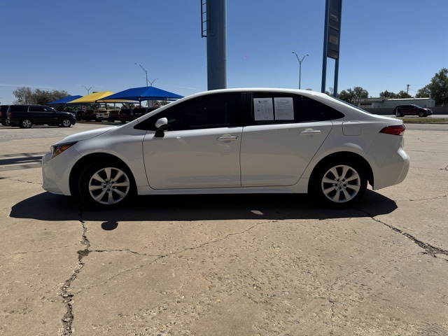 2022 Toyota Corolla LE photo 5