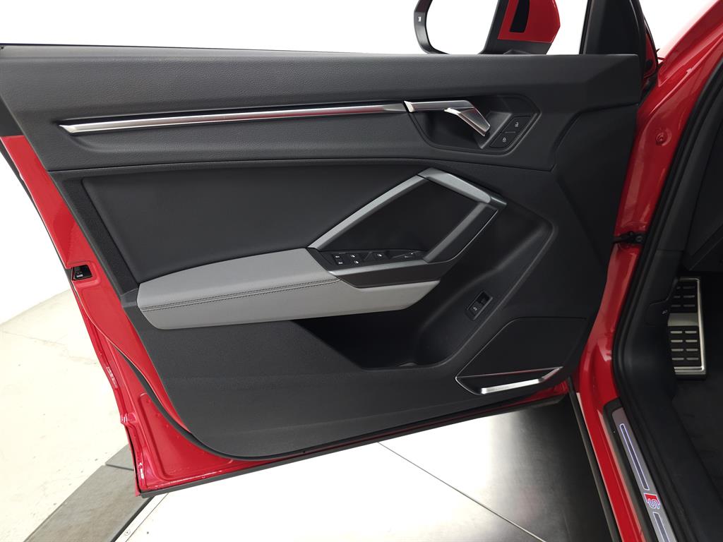 2020 Audi Q3 S line Premium Plus photo 13