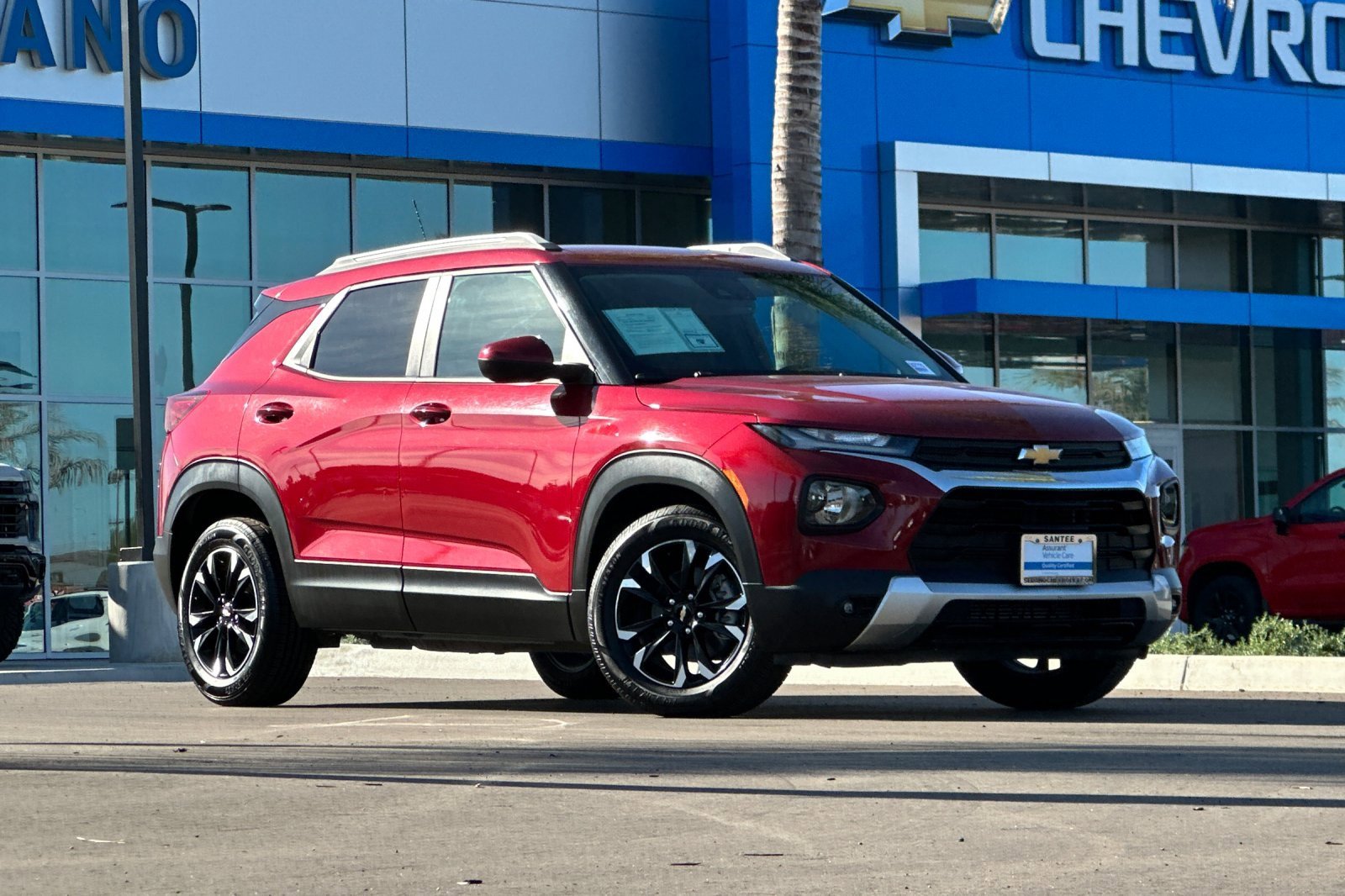 2021 Chevrolet Trailblazer LT photo 2