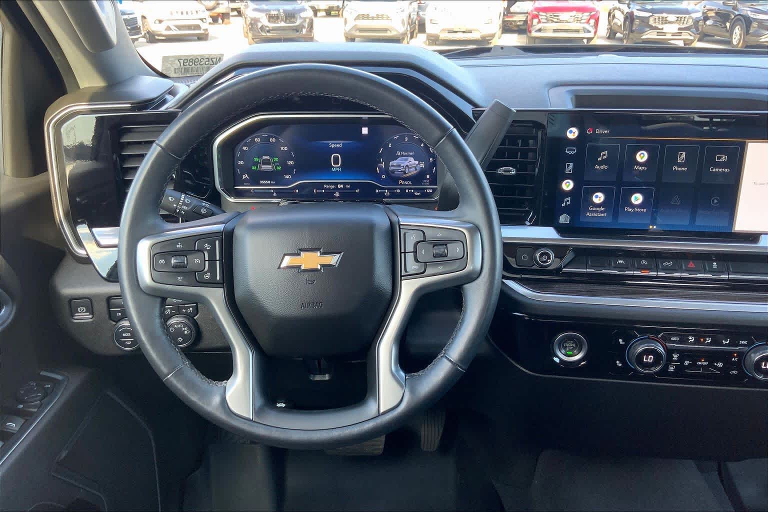 2022 Chevrolet Silverado 1500 LT photo 3