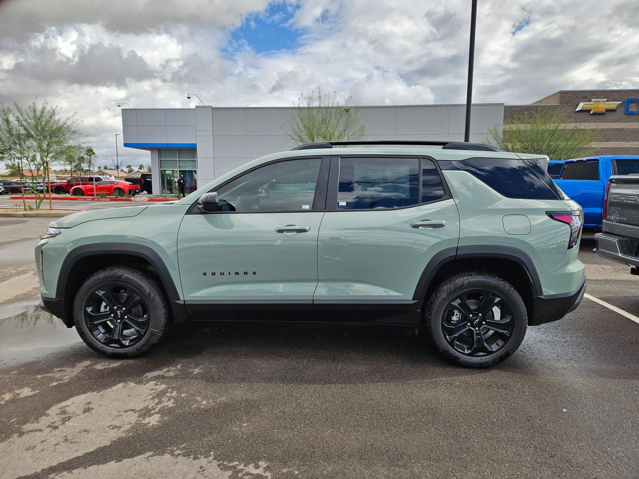 2026 Chevrolet Equinox LT photo 2