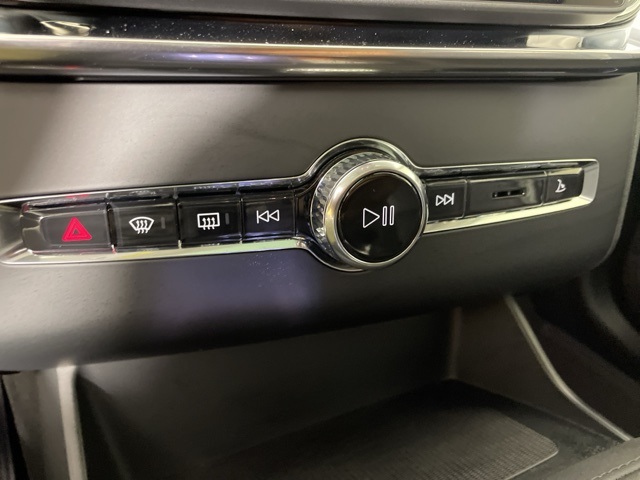 2025 Volvo XC90 T8 photo 25
