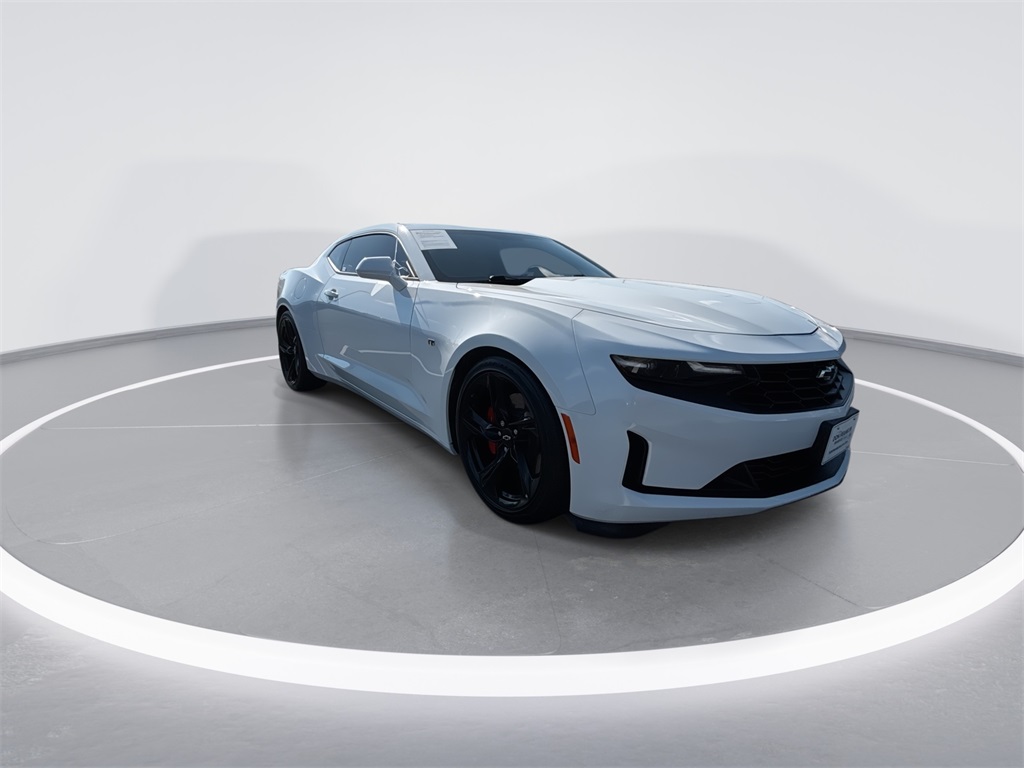 2021 Chevrolet Camaro 1LT photo 2