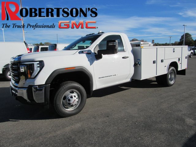 2025 GMC Sierra 3500HD Pro's photo