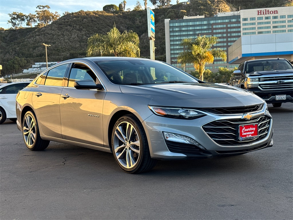 2023 Chevrolet Malibu 1LT photo 3