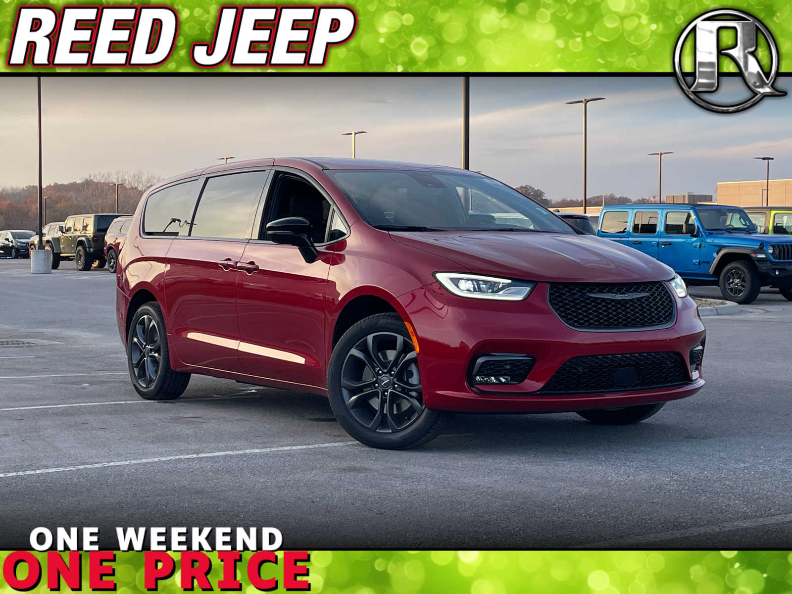 2026 Chrysler Pacifica Select's photo