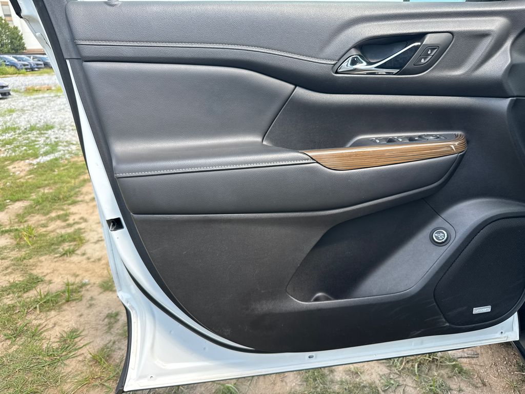 2022 Gmc Acadia SLE photo 9