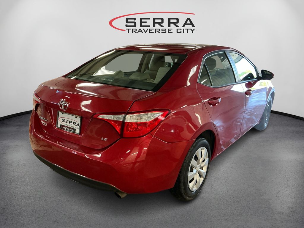 2015 Toyota Corolla LE photo 5