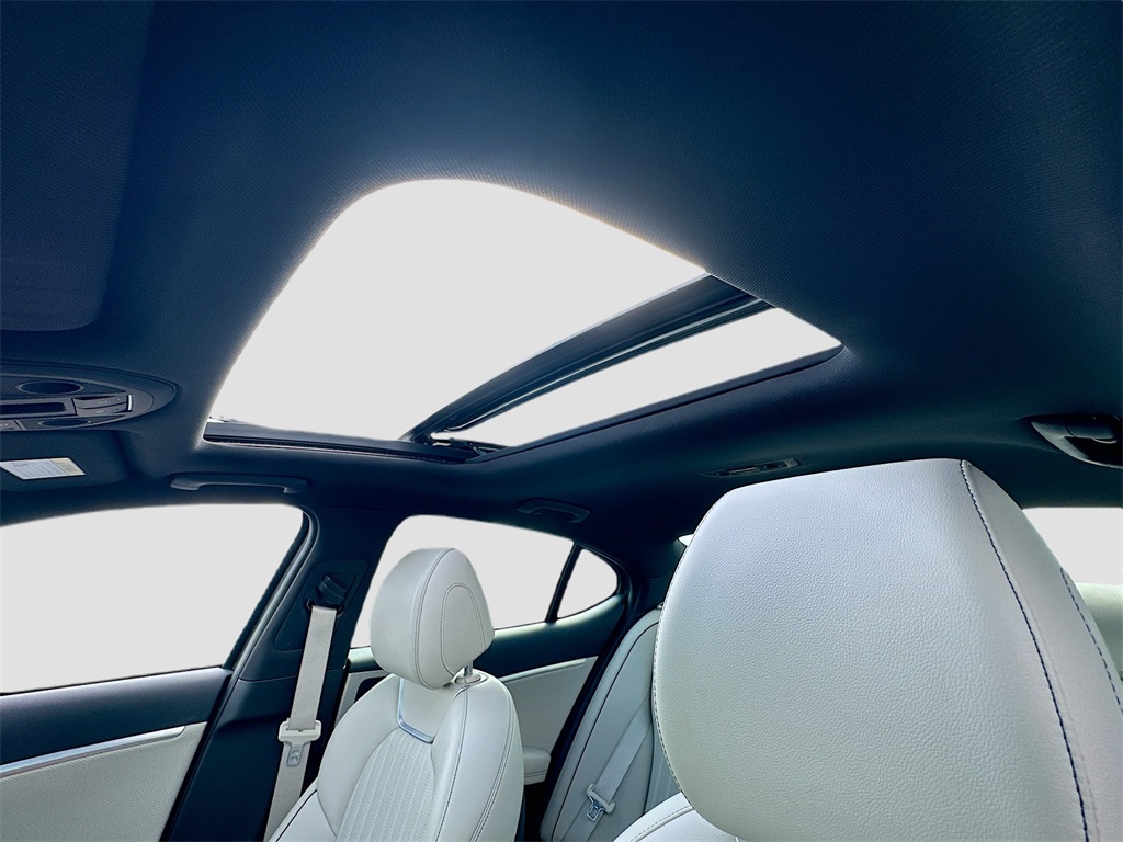 2023 Genesis G70 Advanced 3.3T Sport Prestige photo 21