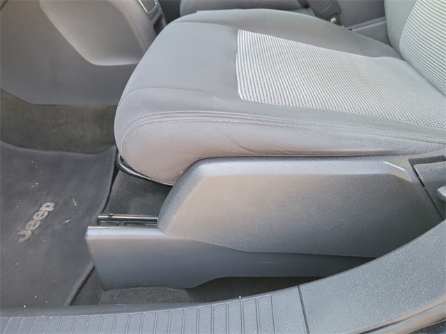 2016 Jeep Patriot Sport photo 15