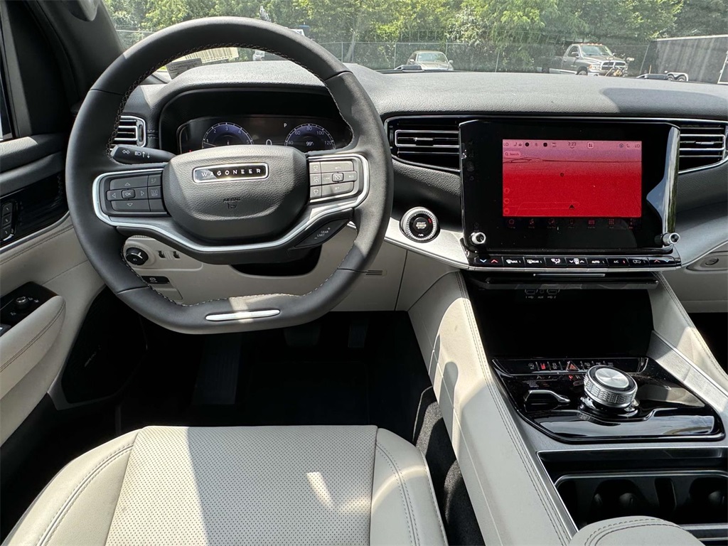 2025 Jeep Wagoneer Daytona R/T photo 16