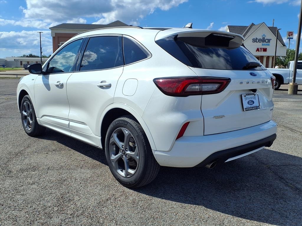 2024 Ford Escape ST-Line photo 2