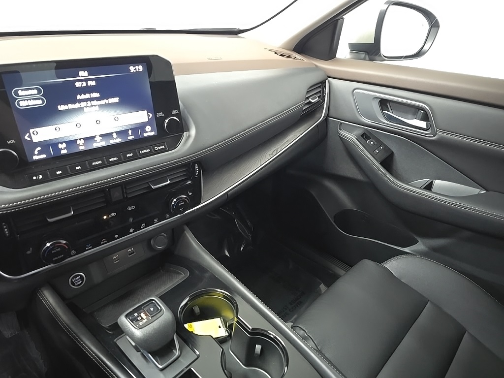 2021 Nissan Rogue SL photo 26