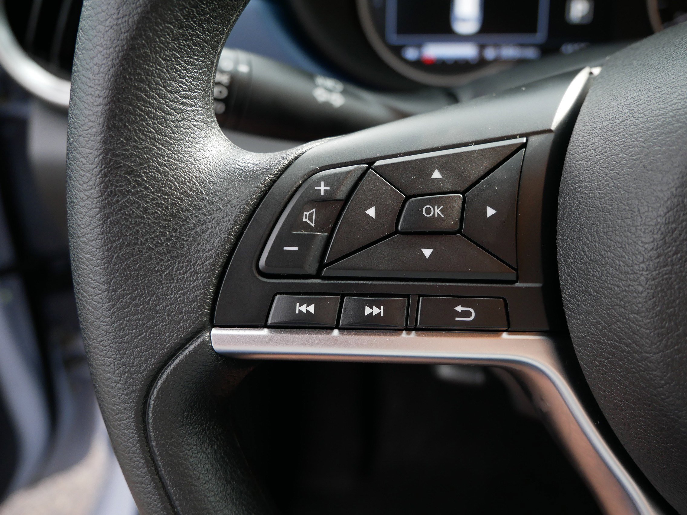 2024 Nissan Versa SV photo 23