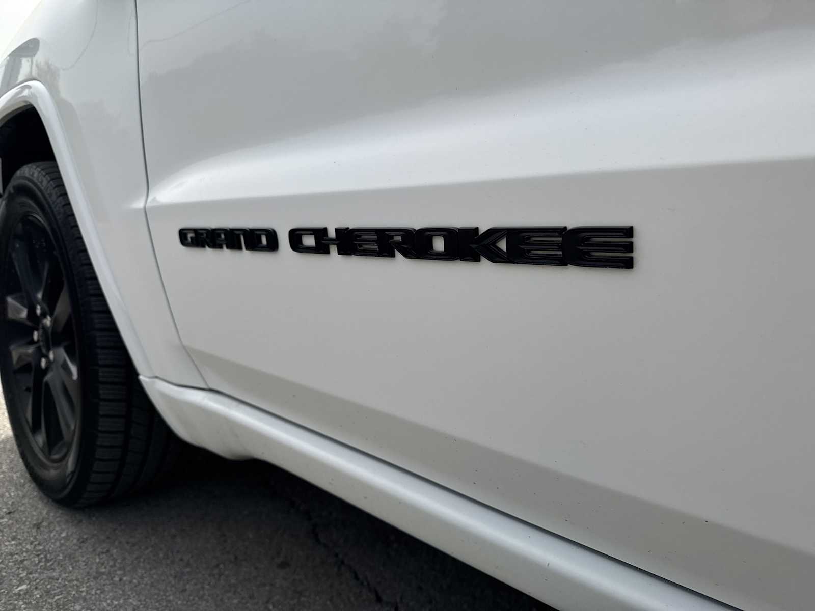2021 Jeep Grand Cherokee Laredo X photo 13