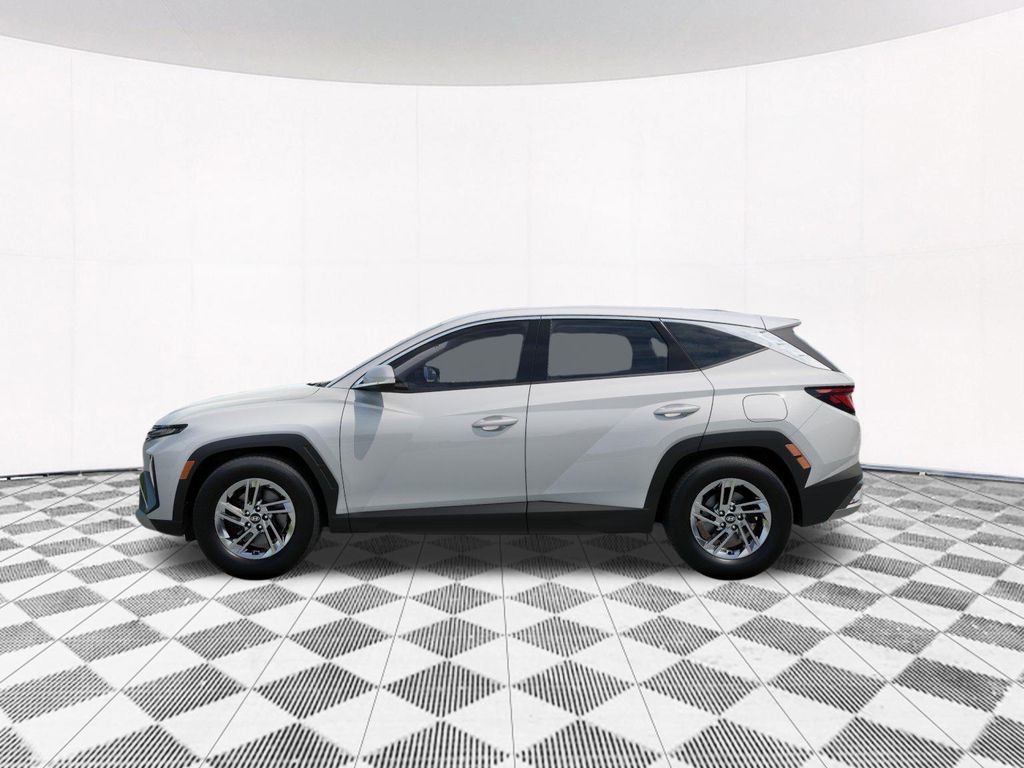 2026 Hyundai Tucson SE photo 2