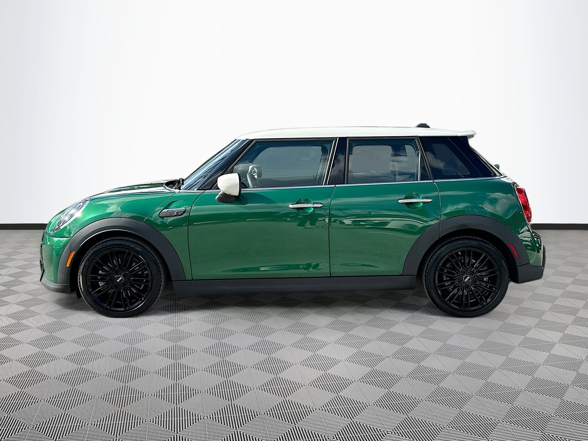 2023 Mini Cooper S Hardtop 4 Door photo 4