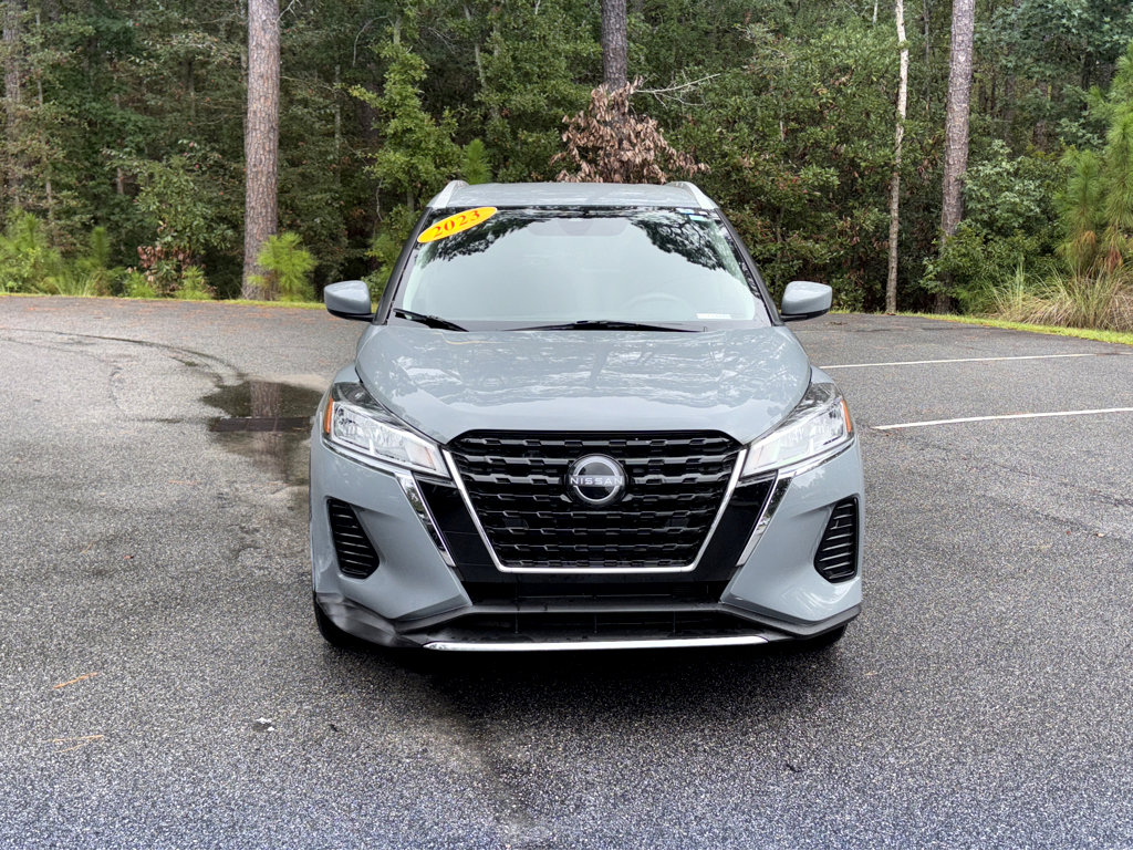 2023 Nissan Kicks SV photo 2