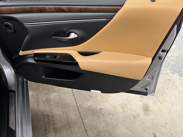 2022 Lexus ES 350 photo 21