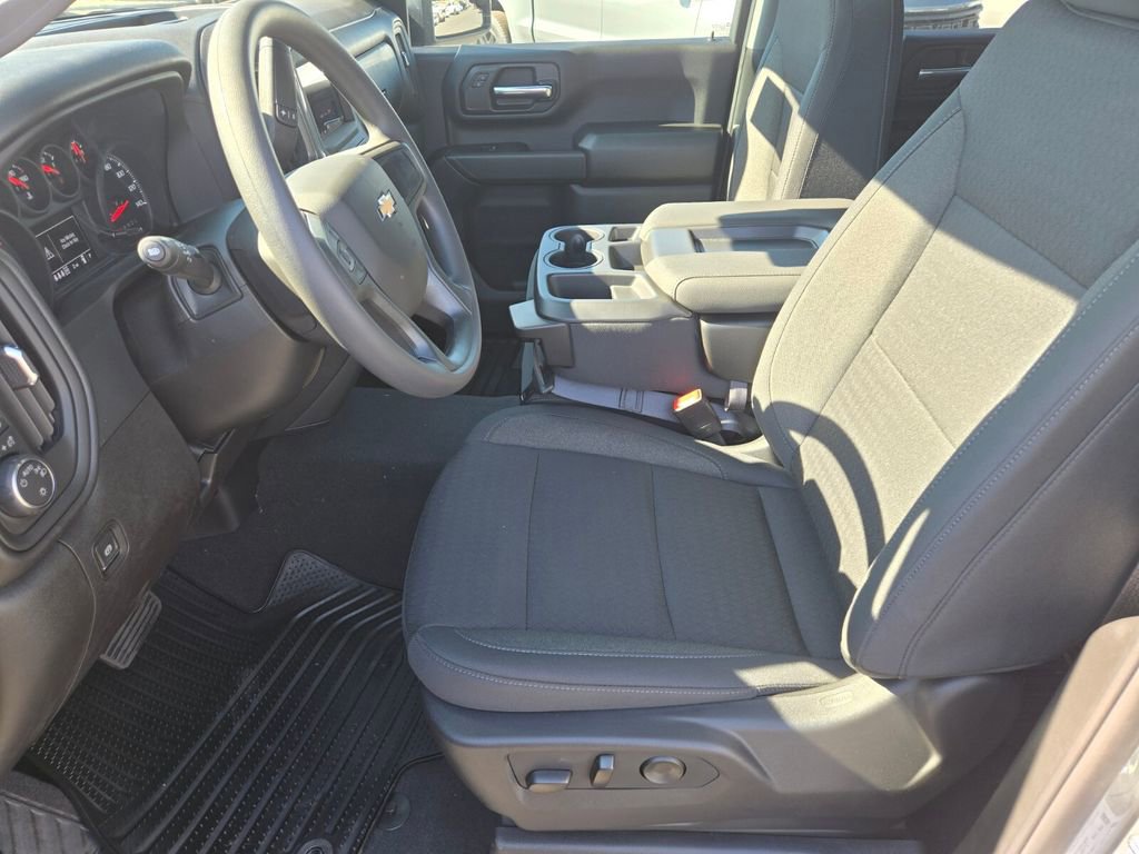 2026 Chevrolet Silverado 2500HD Custom photo 6