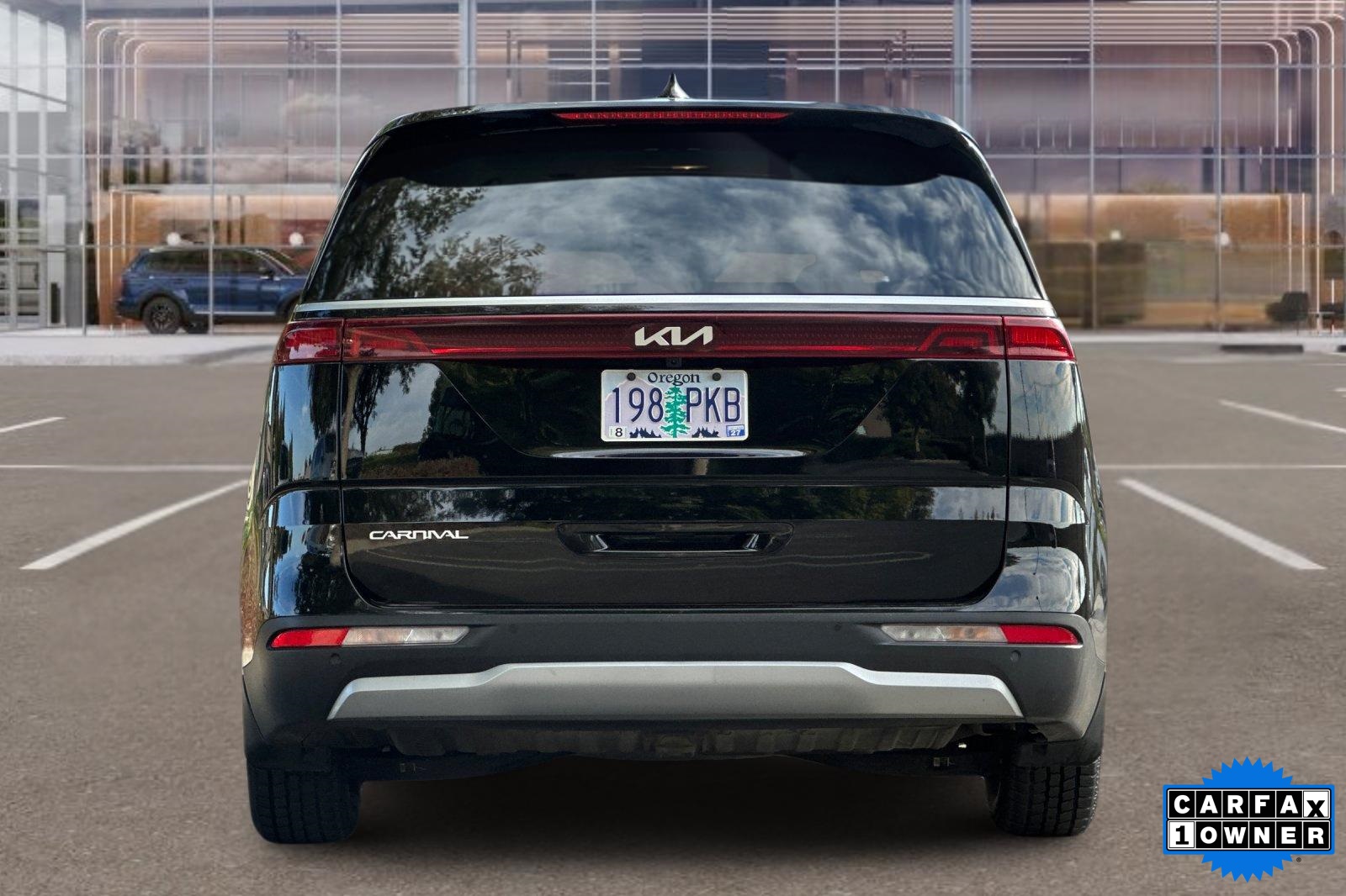 2024 Kia Carnival LX photo 4