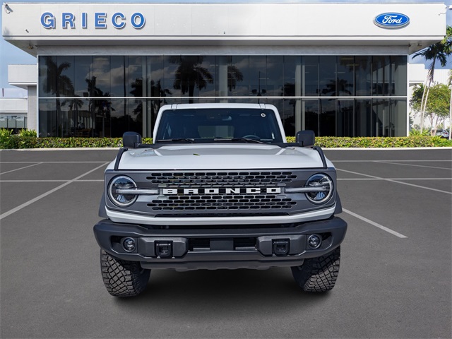 2025 Ford Bronco Badlands photo 2