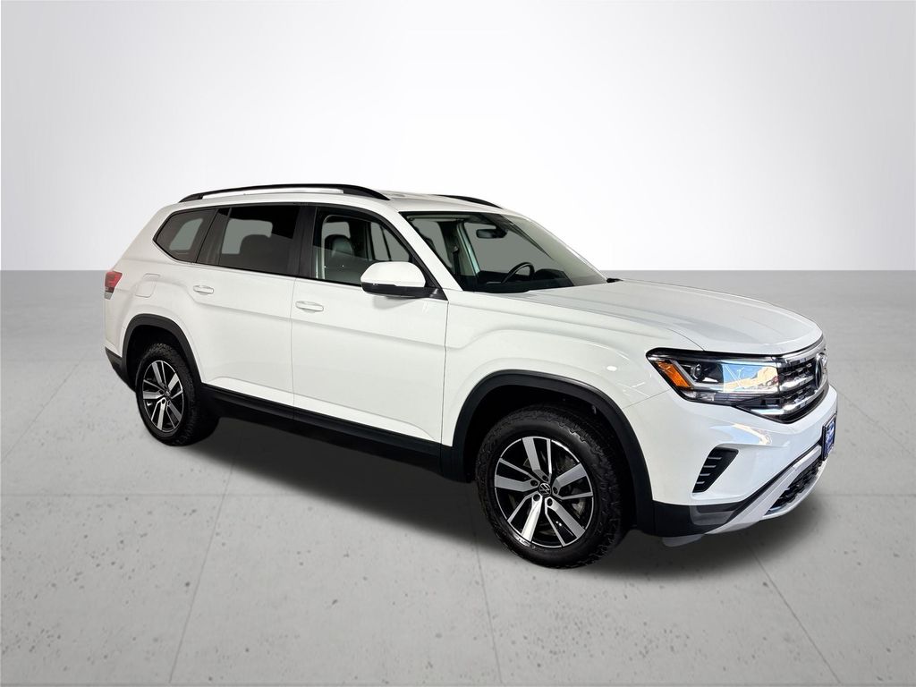 2022 Volkswagen Atlas SE photo 3