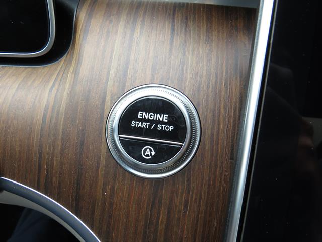 2025 Mercedes Benz C 300 4MATIC photo 13