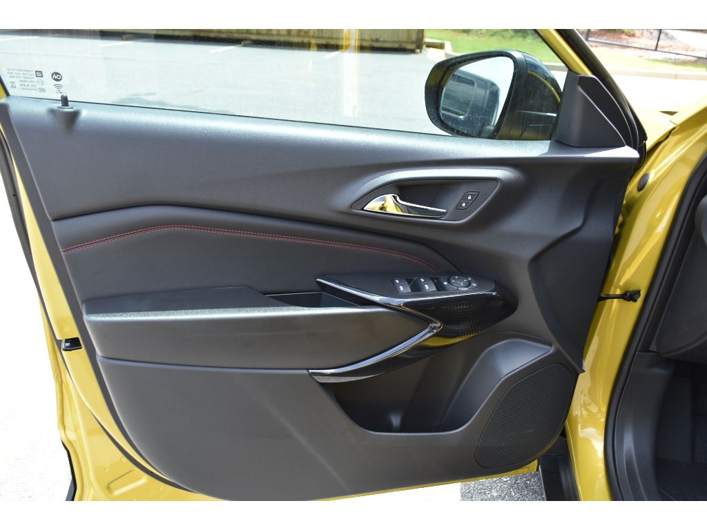 2025 Chevrolet Trax photo 15