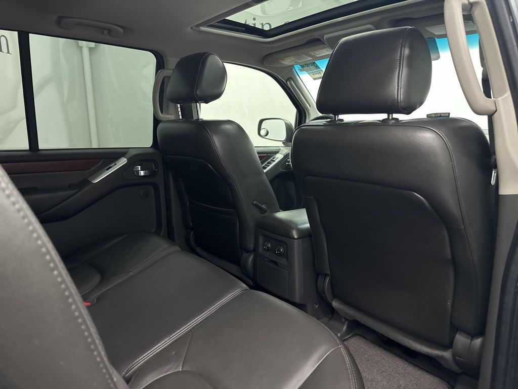 2008 Nissan Pathfinder LE photo 17