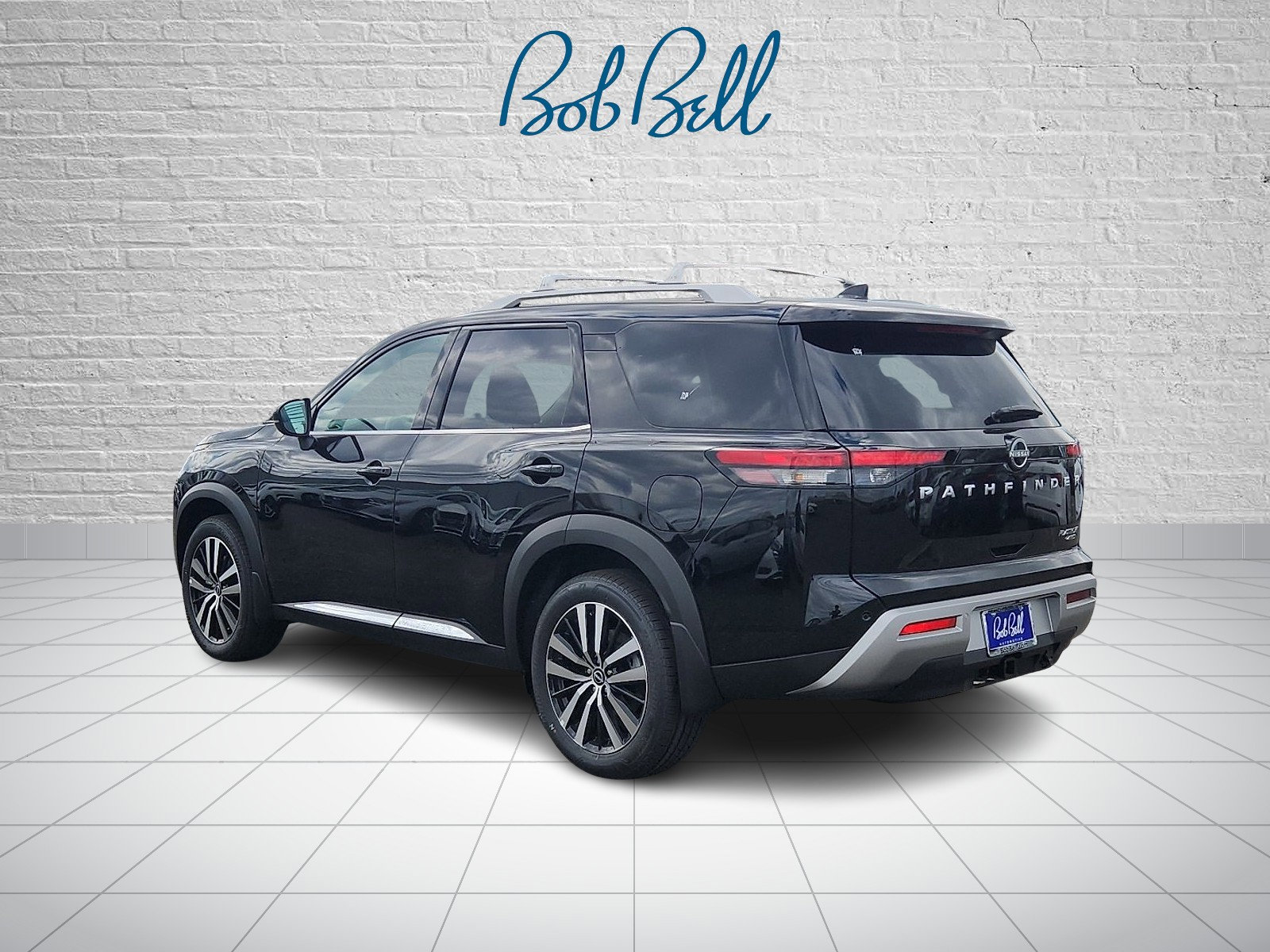 2025 Nissan Pathfinder Platinum photo 3