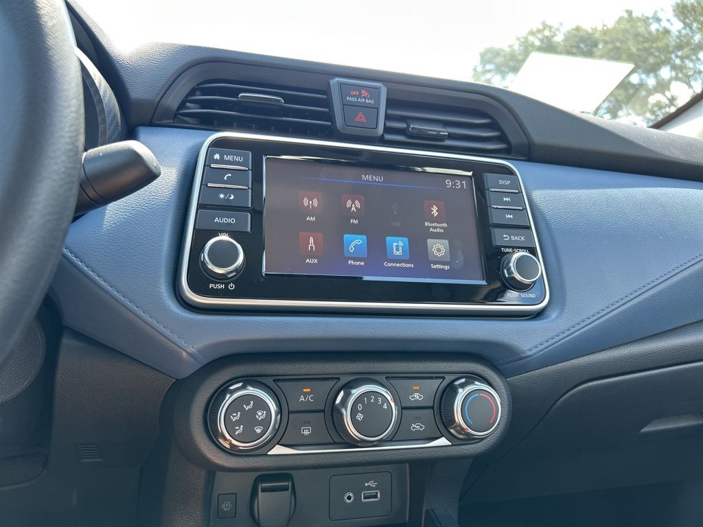 2025 Nissan Versa SV photo 22
