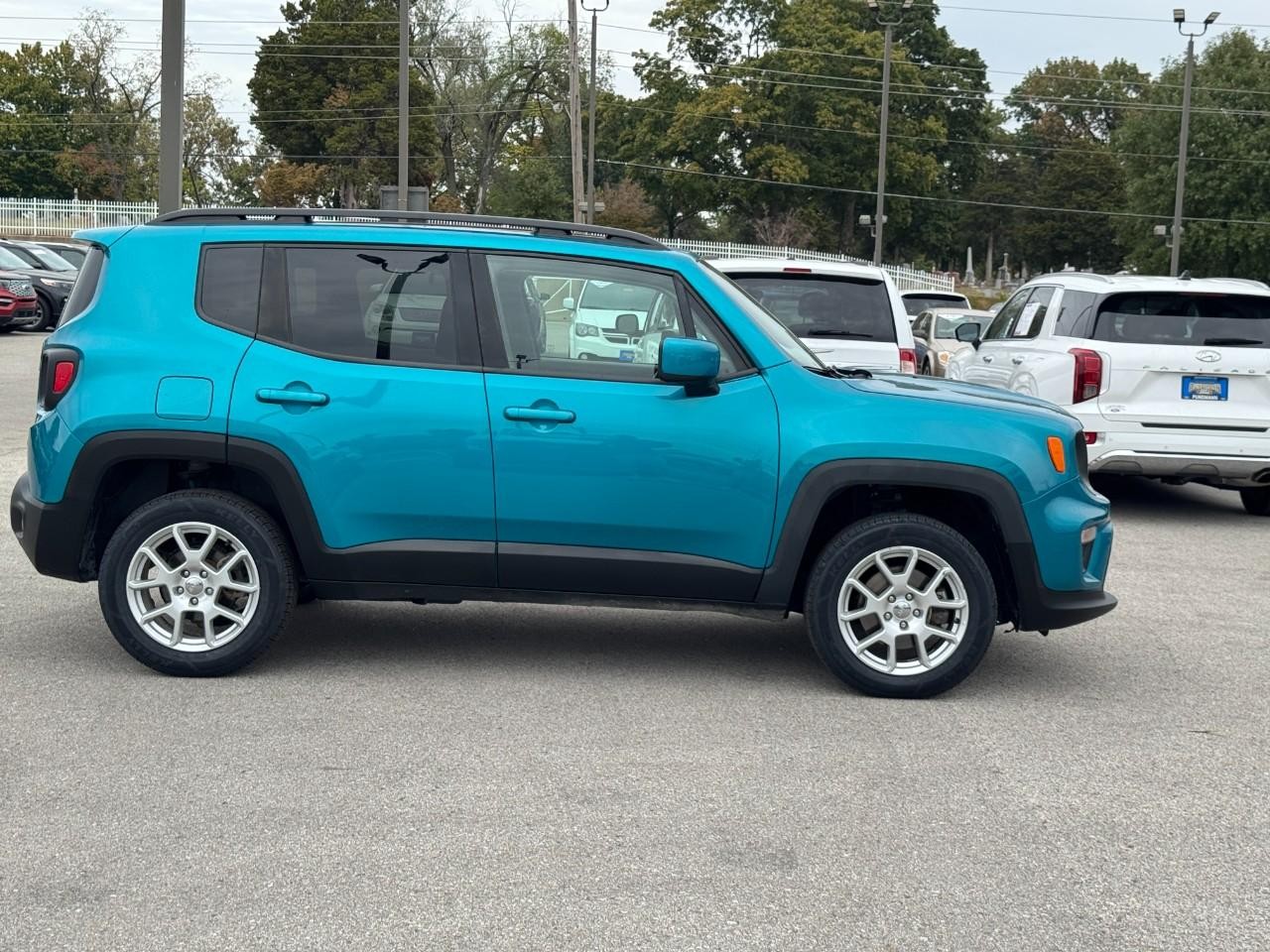 2020 Jeep Renegade Latitude photo 2