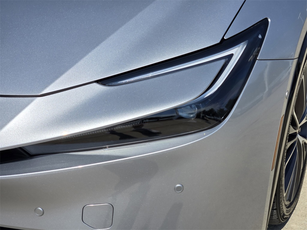 2025 Toyota Prius Limited photo 10