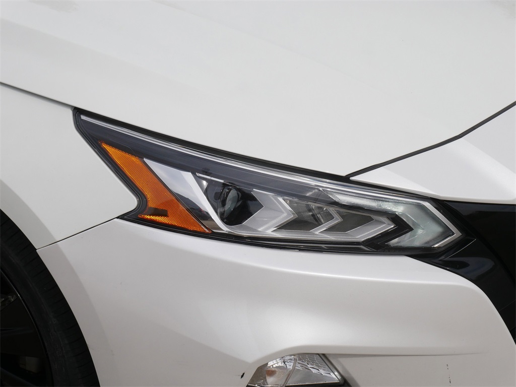 2022 Nissan Altima 2.5 SR photo 10