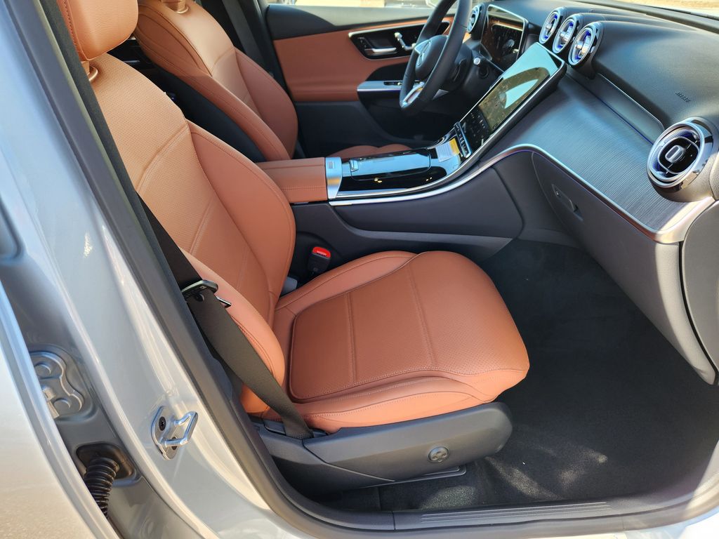 2026 Mercedes Benz GLC 300 4MATIC photo 14