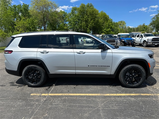 2025 Jeep Grand Cherokee Altitude X photo 4