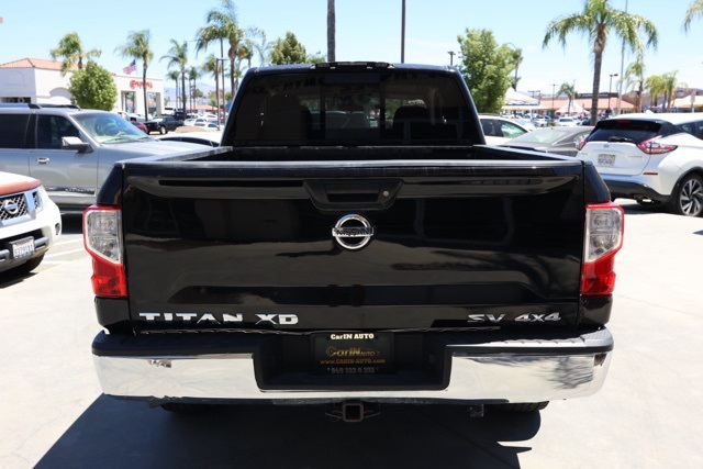 2017 Nissan Titan SV photo 4