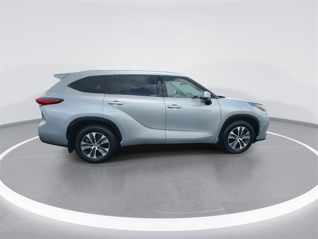 2021 Toyota Highlander Hybrid XLE photo 9