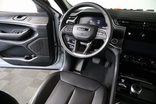 2025 Jeep Grand Cherokee Limited photo 19