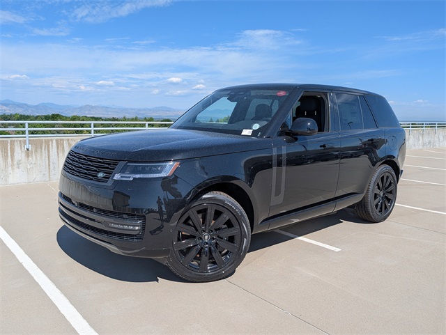 2025 Land Rover Range Rover SE photo 2