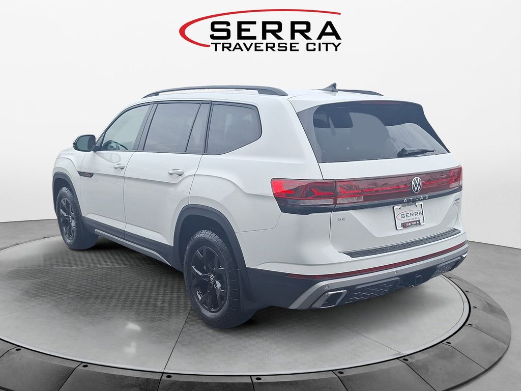 2025 Volkswagen Atlas Peak Edition SE photo 2