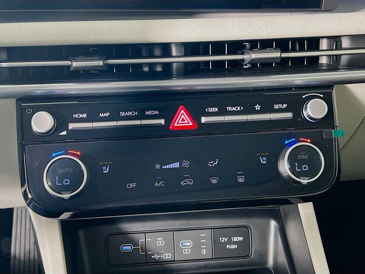 2025 Hyundai Tucson SEL Convenience photo 8