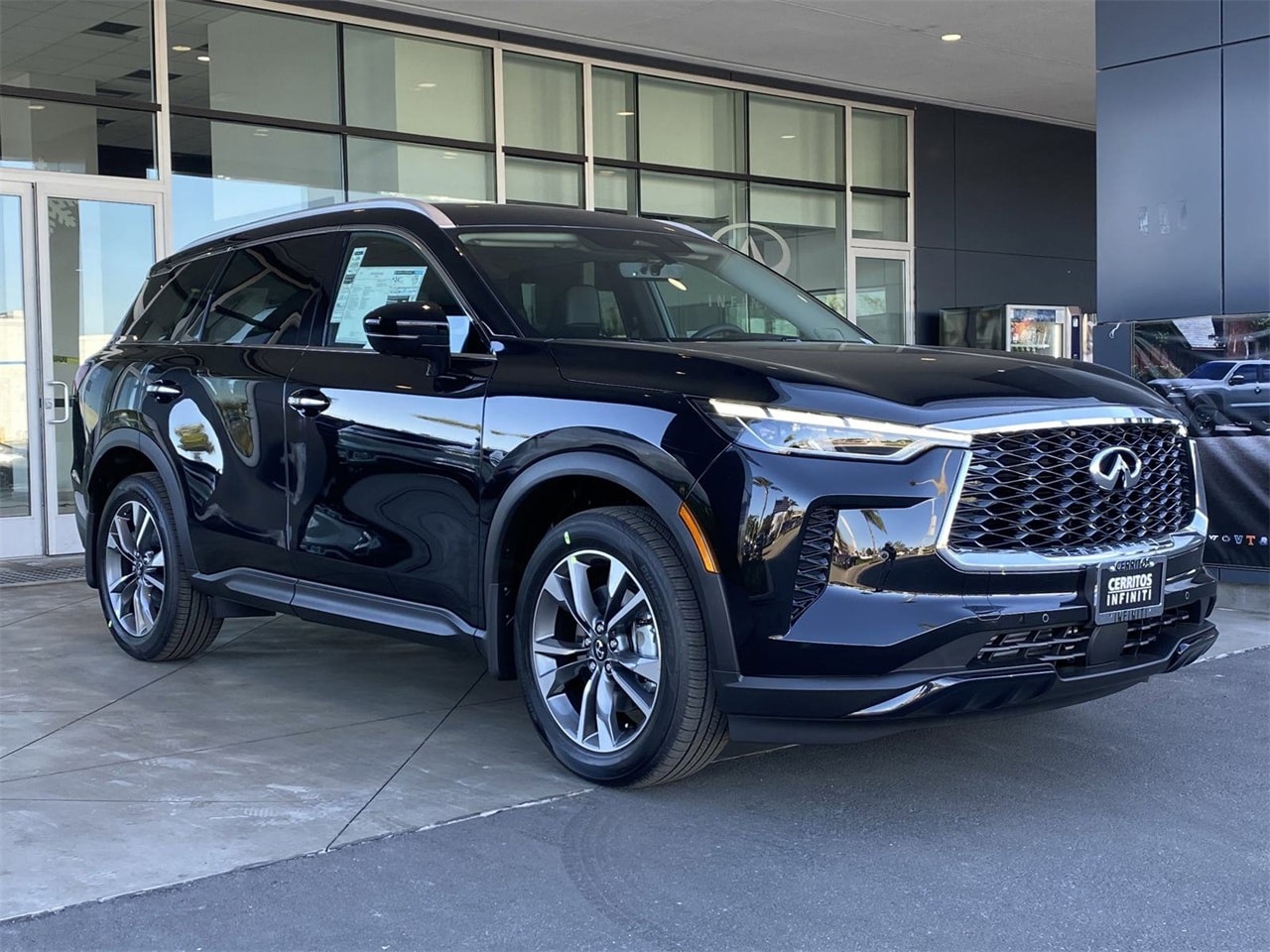 2025 Infiniti QX60 Luxe photo 3
